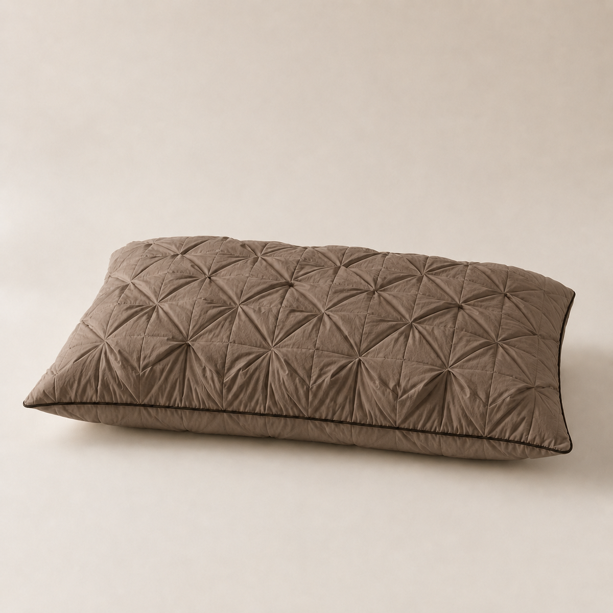 Calmora 羽毛枕 48×74cm ツイストコーヒーカラー 商品単体